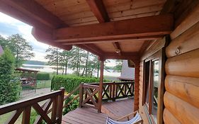 Domek nad jeziorem nr 3 Ryn Mazury